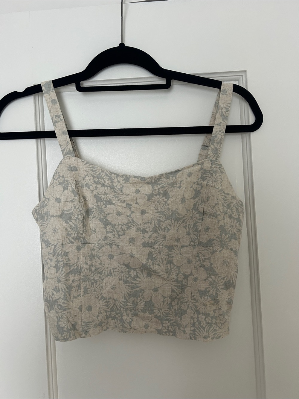 Gentle Fawn Floral Linen-Blend Cropped Tank Top - Cream & Gray